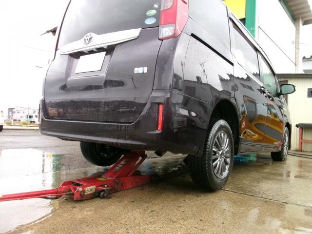 トヨタ　ノア　下回り塩害防止　レジン塗装