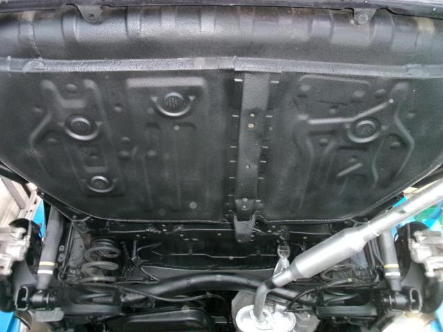 トヨタ　ノア　下回り塩害防止　レジン塗装