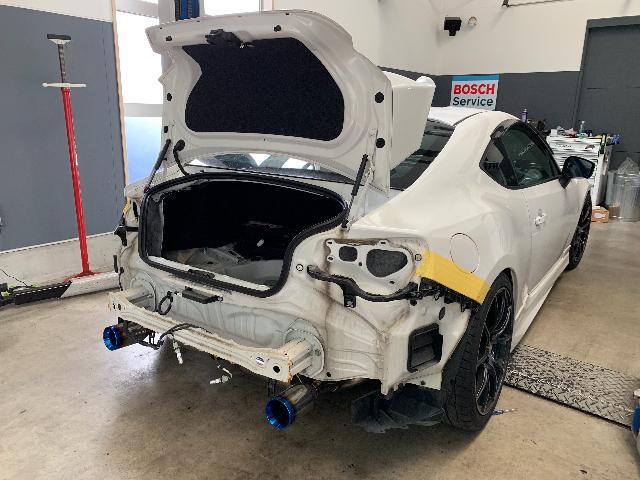 トヨタ 86 BRZ N6 LEDテールランプ交換 バックフォグ ヴァレンティ 車
