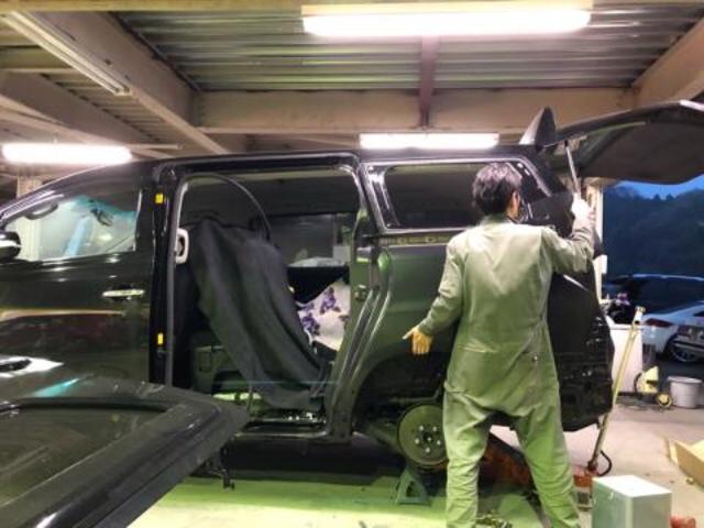 トヨタ ヴァルファイア 左リアフェンダー クウォーター リアバンパー 交換 フロントバンパー板金 塗装
