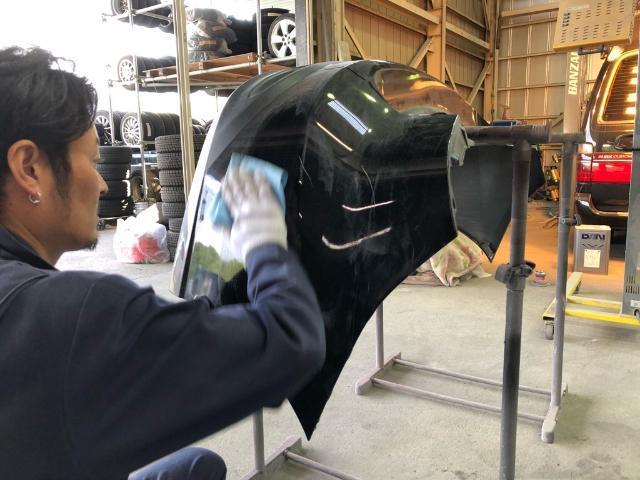 マツダ プレマシー リアバンパー 板金 塗装 修理