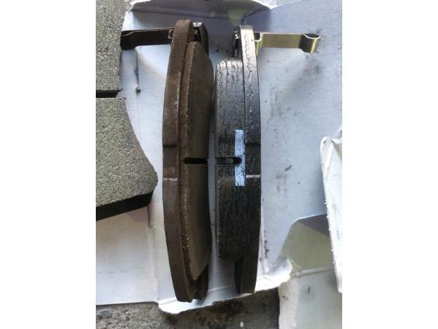 ダイハツ タント フロント ブレーキパッド 交換