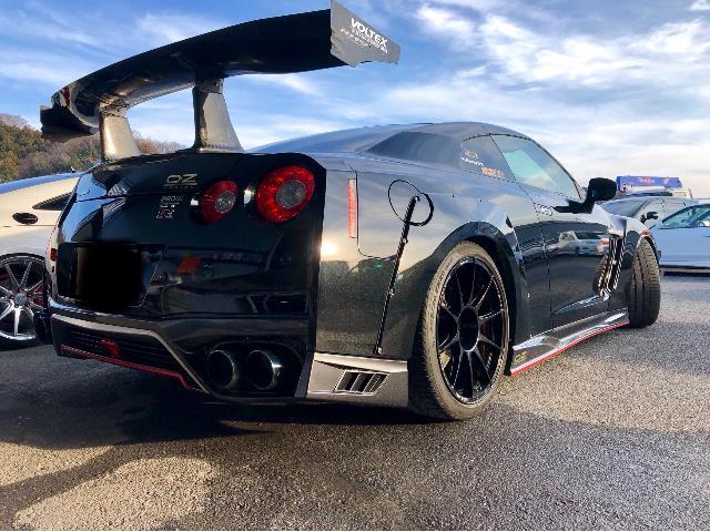 日産 GT-R R35 リアワイドフェンダー 塗装取付