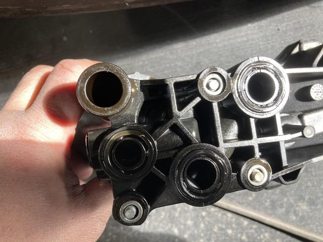 ｼﾞｰﾌﾟﾗﾝｸﾞﾗｰ　ｵｲﾙ漏れ　修理