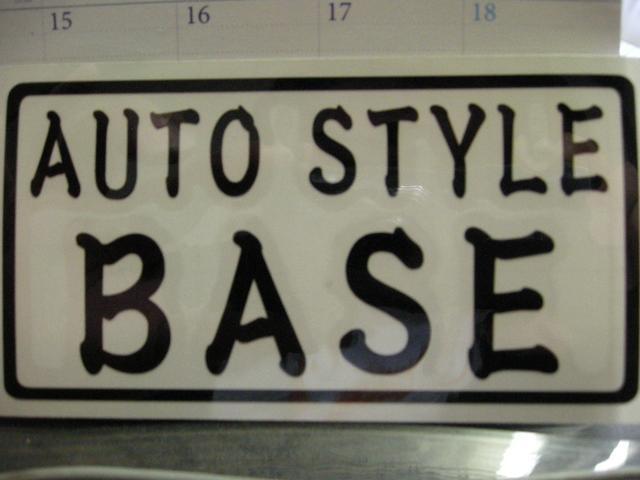 タイヤの入れ替え・バランスもお任せください。もちろん持ち込みタイヤでも構いません。１本１０００円～