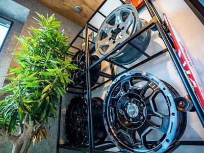 各種カーパーツ取り扱い。