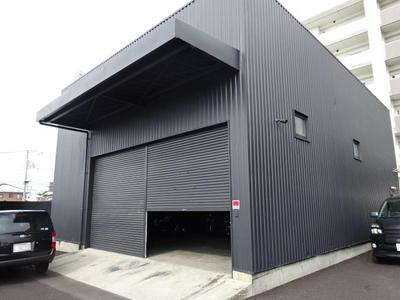 作業ピット併設しております