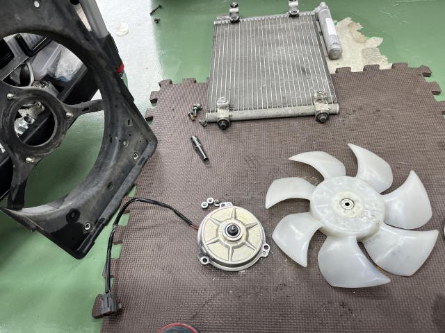 スズキ　キャリイトラック DA63T 　ファンモーター　交換　エアコン　エアコン修理　TEXA　エアコンガスクリーニング　エアコン冷えない　冷え改善　　電装系修理