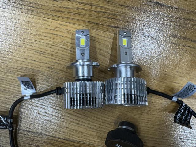 トヨタ アルファードハイブリッド ATH20 部品交換 ヘッドライト バルブ 交換 LED SUPAREE D4S 明るい 玉切れ 視認性 光量 福島県 福島市 東北 LED化 メンテナンス 修理 販売 取り付け