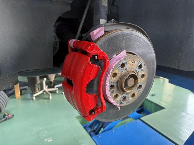 フォルクスワーゲン　ゴルフ　ゴルフ7 AUCPT　整備メンテナンス　キャリパー　塗装　錆　落とし　ブレーキダスト　輸入車　カラーチェンジ　カスタム　下地　錆止め　福島県　福島市　東北　アクセント　