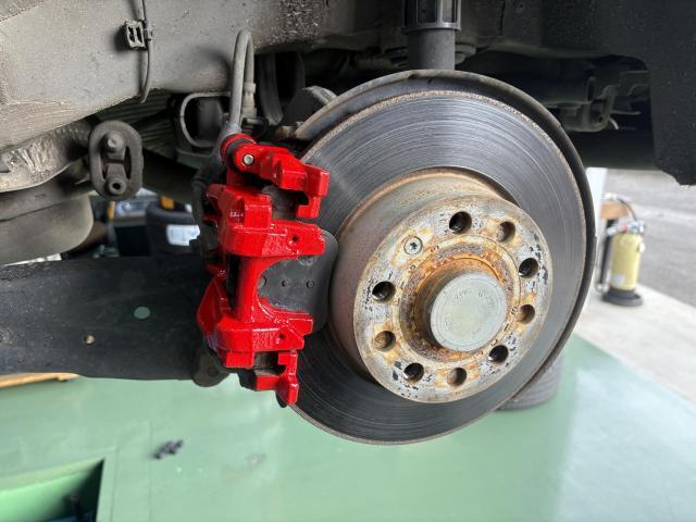 フォルクスワーゲン　ゴルフ　ゴルフ7 AUCPT　整備メンテナンス　キャリパー　塗装　錆　落とし　ブレーキダスト　輸入車　カラーチェンジ　カスタム　下地　錆止め　福島県　福島市　東北　アクセント　