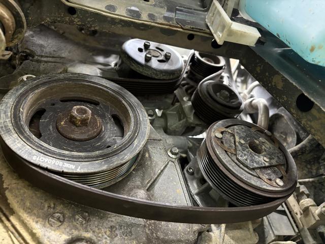 日産　ＡＤバン　VZNY12　整備メンテナンス　ファンベルト　オルタネーターベルト　交換　消耗　劣化　定期交換　亀裂　ひび割れ　点検　整備　福島県　福島市　東北　