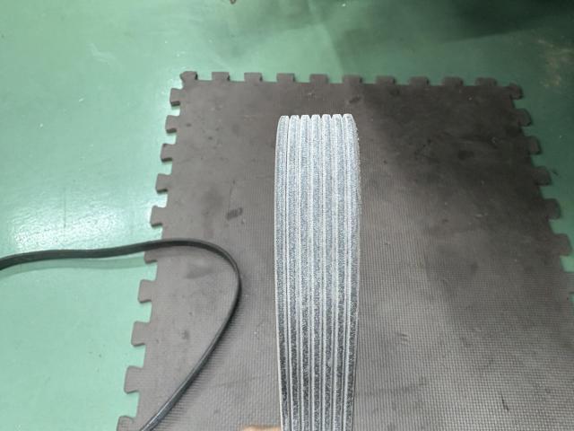 日産　ＡＤバン　VZNY12　整備メンテナンス　ファンベルト　オルタネーターベルト　交換　消耗　劣化　定期交換　亀裂　ひび割れ　点検　整備　福島県　福島市　東北　