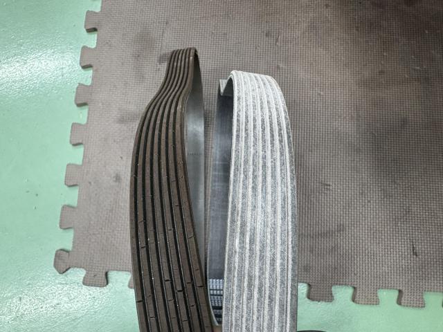 日産　ＡＤバン　VZNY12　整備メンテナンス　ファンベルト　オルタネーターベルト　交換　消耗　劣化　定期交換　亀裂　ひび割れ　点検　整備　福島県　福島市　東北　