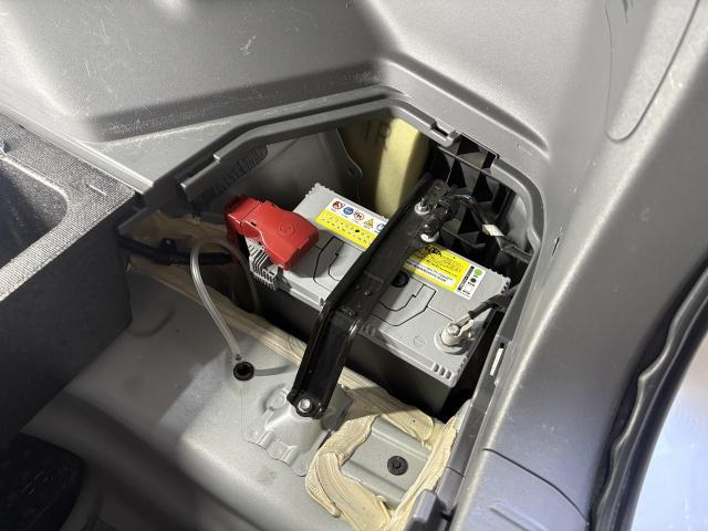 トヨタ　プリウスα　ZVW41　ハイブリッド　バッテリー交換　CCA　バッテリー上がり　予防整備　交換　メンテナンス　整備　福島県　福島市　東北　販売　取り付け