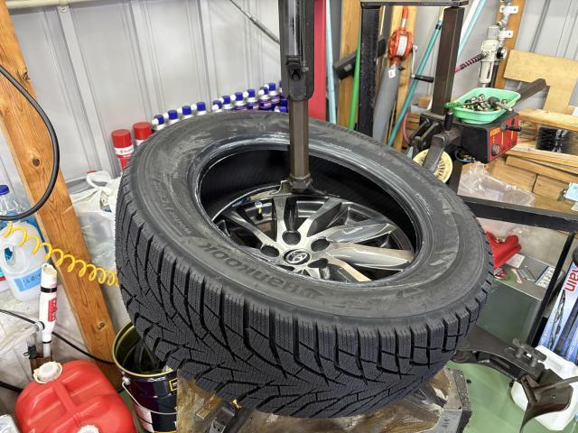 トヨタ　ヴェルファイア　AGH30 スタッドレスタイヤ　ハンコック　タイヤ交換 新品タイヤ　交換　タイヤ入れ替え　タイヤ販売　ホイール販売　ビード　　エア漏れ　エアバルブ　ホイールバランス　タイヤチェンジャー　バランス調整 福島県　福島市　