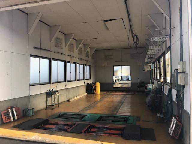 民間車検工場になります。