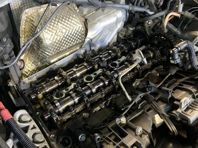 BMW　MINI　R60 クロスオーバー クーパー D SD  ALL4 オイル漏れ シリンダーヘッド タペット カバー 修理 交換 輸入車 点検 整備 診断  