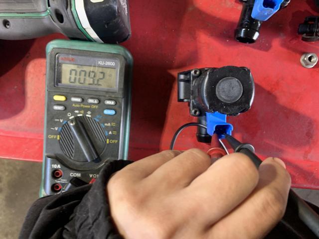 静かなトラブルですが重大トラブルの可能性も・・・
VOLVO V40 FB MB 4164 暖機に時間がかかる ヒーターがぬるい クーラントバイパスバルブ 故障 点検 修理 故障診断