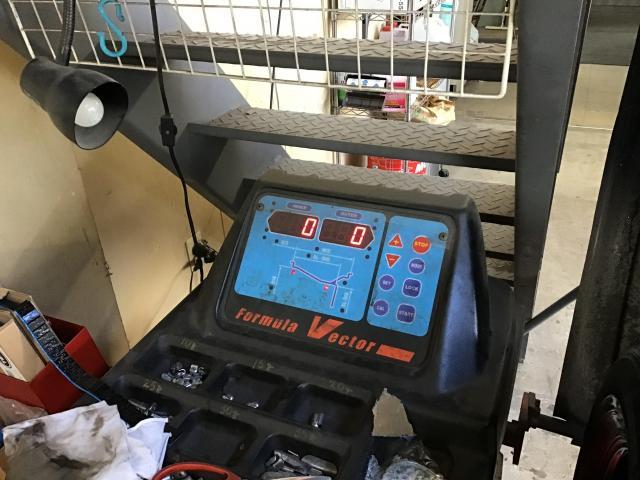 トヨタ　アルファード　ホイール交換