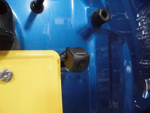 社外バックカメラをステーで固定　ナンバープレート共締めタイプ　仕上げに撥水剤　スズキ：ジムニーJB23