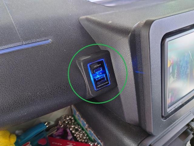 使い易さは人それぞれ。ＵＳＢポートを自分仕様へ変更依頼です。ダイハツ：タント