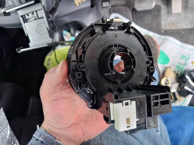 ステリモが効かない原因はスパイラルケーブル断線の序章。発見出来たのはタマタマのラッキーです。