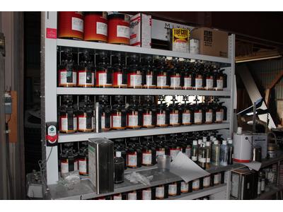 鈑金塗装工場完備！