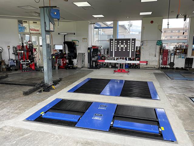 最新設備を準備しております。輸入車・国産車の各種対応致します