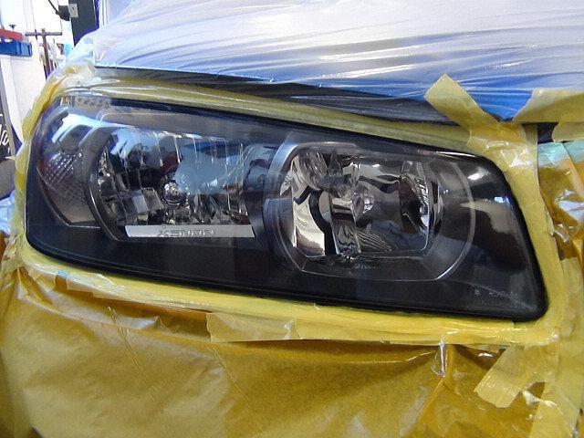 ヘッドライトコーティングもお任せ下さい。