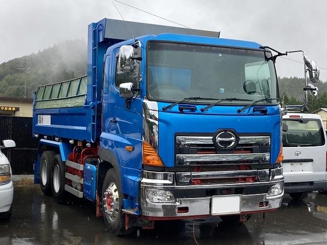 大型ダンプも高価買取致します。