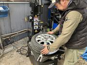 タイヤに詳しいプロスタッフが対応致します