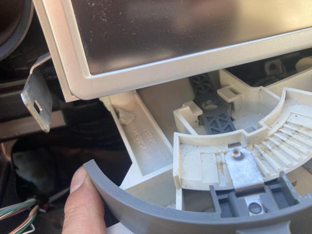 トヨタ　シエンタ　その他電装系取付　エアコンスイッチ交換　部品持ち込み取り付け