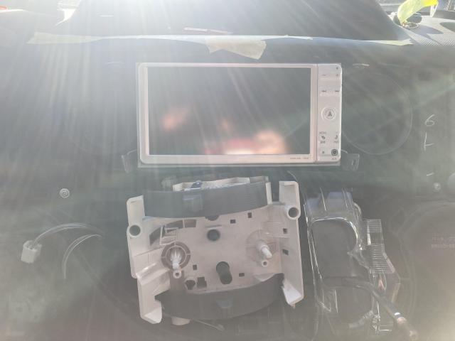 トヨタ　シエンタ　その他電装系取付　エアコンスイッチ交換　部品持ち込み取り付け