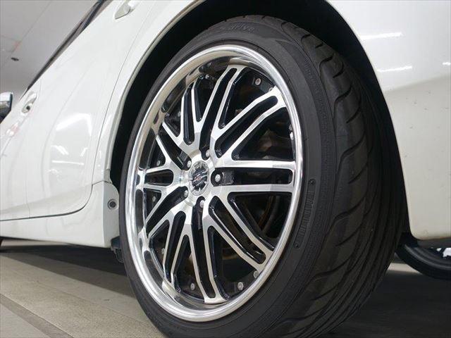 サイズの大きなタイヤや扁平タイヤもお任せ下さい