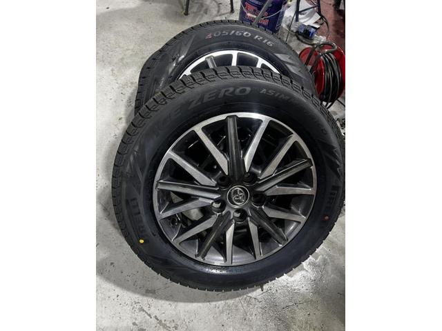 スタッドレスラッシュ！レクサス　他 レクサス　ホイール・タイヤ交換　LBX　