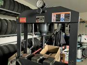 機材も充実しております。お車のことでお困りならまずはお電話にてご相談下さい。