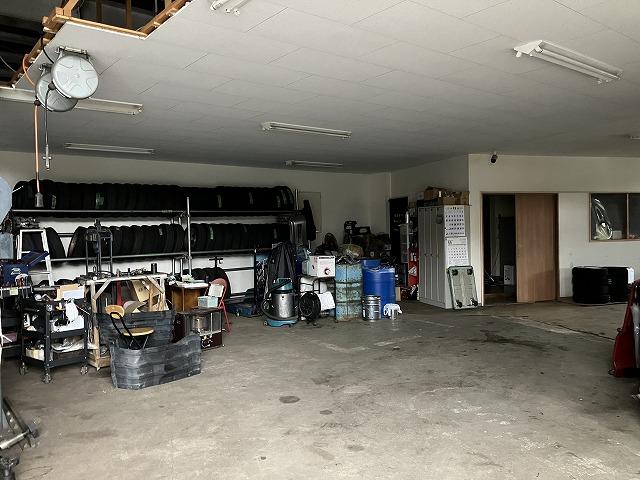整備工場は常に整理整頓を心掛けております。