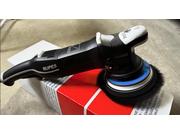 様々なポリッシャーをご用意し、塗装の状態によって使い分けをしております。