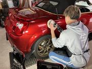 新車、経年車分ける事なくしっかりと１台１台丁寧な下地作りを目指してます。
