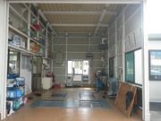 車検ラインを備えた指定整備工場です。１日車検も出来ます！