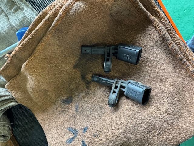 フォルクスワーゲン　ザ・ビートル　電装系修理　ABSランプ点灯　ABSセンサー交換　広島市　佐伯区　西区　安佐南区　五日市　石内　八幡　湯来　井口　草津　沼田　大塚　伴　車検　整備　修理　板金　販売　リース　安い