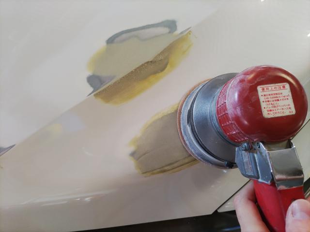 ボンネットへこみ修理【広島県　竹原市・東広島市・三原市・尾道市　お車の傷、凹み修理・鈑金塗装修理・事故修理・クイック鈑金塗装・各種パーツの持込取付ならニュープロダクトへご相談下さい！】