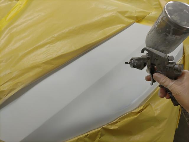 ボンネットへこみ修理【広島県　竹原市・東広島市・三原市・尾道市　お車の傷、凹み修理・鈑金塗装修理・事故修理・クイック鈑金塗装・各種パーツの持込取付ならニュープロダクトへご相談下さい！】