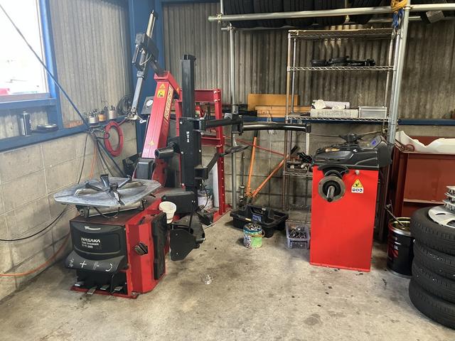 持込でのタイヤ交換大歓迎受付中！！ネットで購入された方などお気軽にお問い合わせください！！