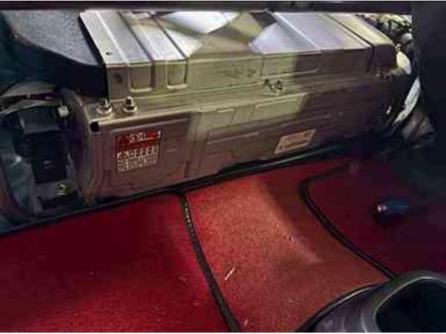 トヨタ　アクア　警告灯点灯　電動走行しない・・・ハイブリッドバッテリー　交換修理　お預かり【岡山市北区　岡山市南区　岡山市中区　総社市　倉敷市　持込でのタイヤ交換、各種パーツ取付、修理の事ならフィールワンへおまかせ下さい！】