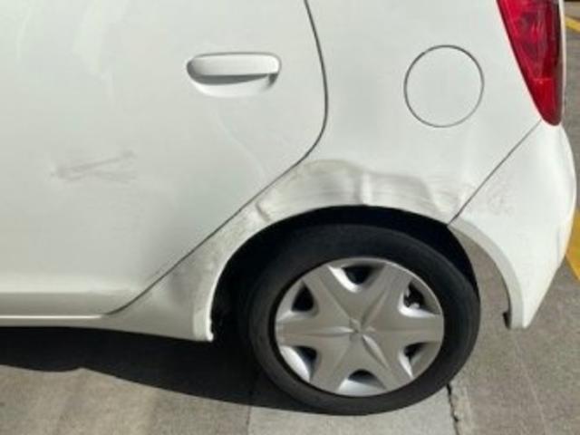 三菱 コルト 後ろタイヤ上(クォーター) 大きなキズ・へこみ直し 交換ではなく板金塗装 広島市南区