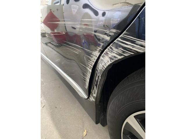 トヨタ　ＳＡＩ　リヤドアとその横クォーター　大きなキズ・へこみ直し　ブロック接触　広島市南区修理