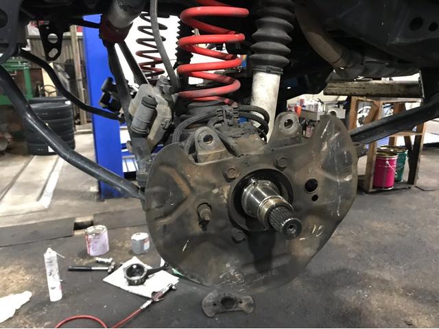 ジムニーシエラ キングピン交換【安佐南区のクルマ修理、車検、パーツ持込取付、タイヤ持込交換は吉岡自動車へ！！】