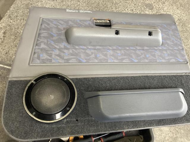 ランクル70 ドアスピーカー取付 HZJ77 ZX 平成9年 広島市|グー ランクル70 ドアスピーカー取付 HZJ77 ZX 平成9年 広島市|グー
